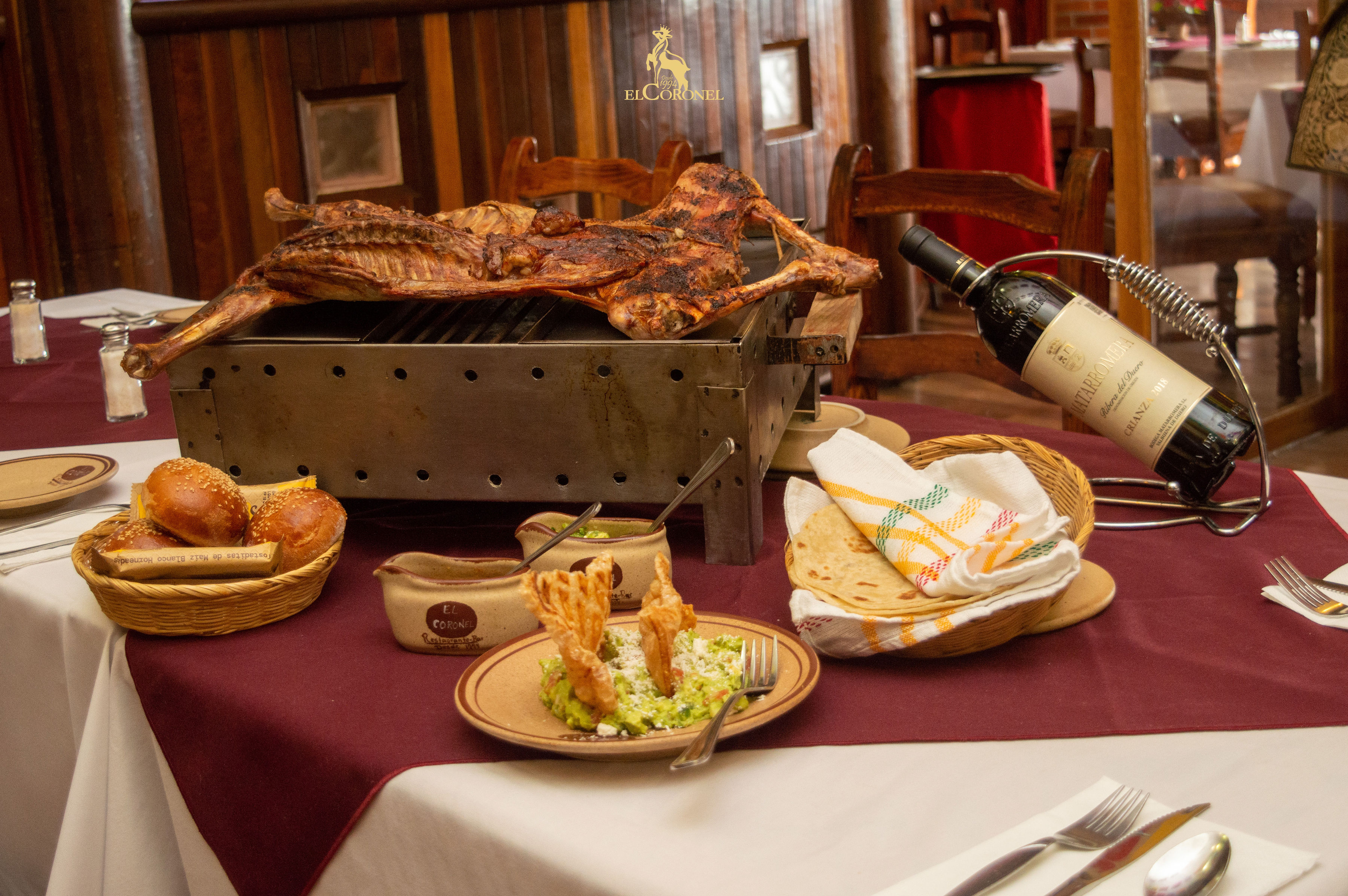 Cabrito Entero a las Brasas – Restaurante El Coronel, Ocoyoacac
